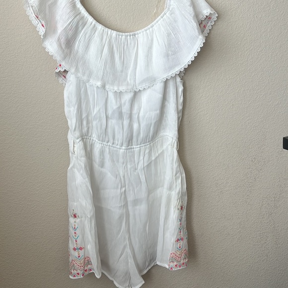 NWOT South of the border romper with pockets! - Picture 4 of 6